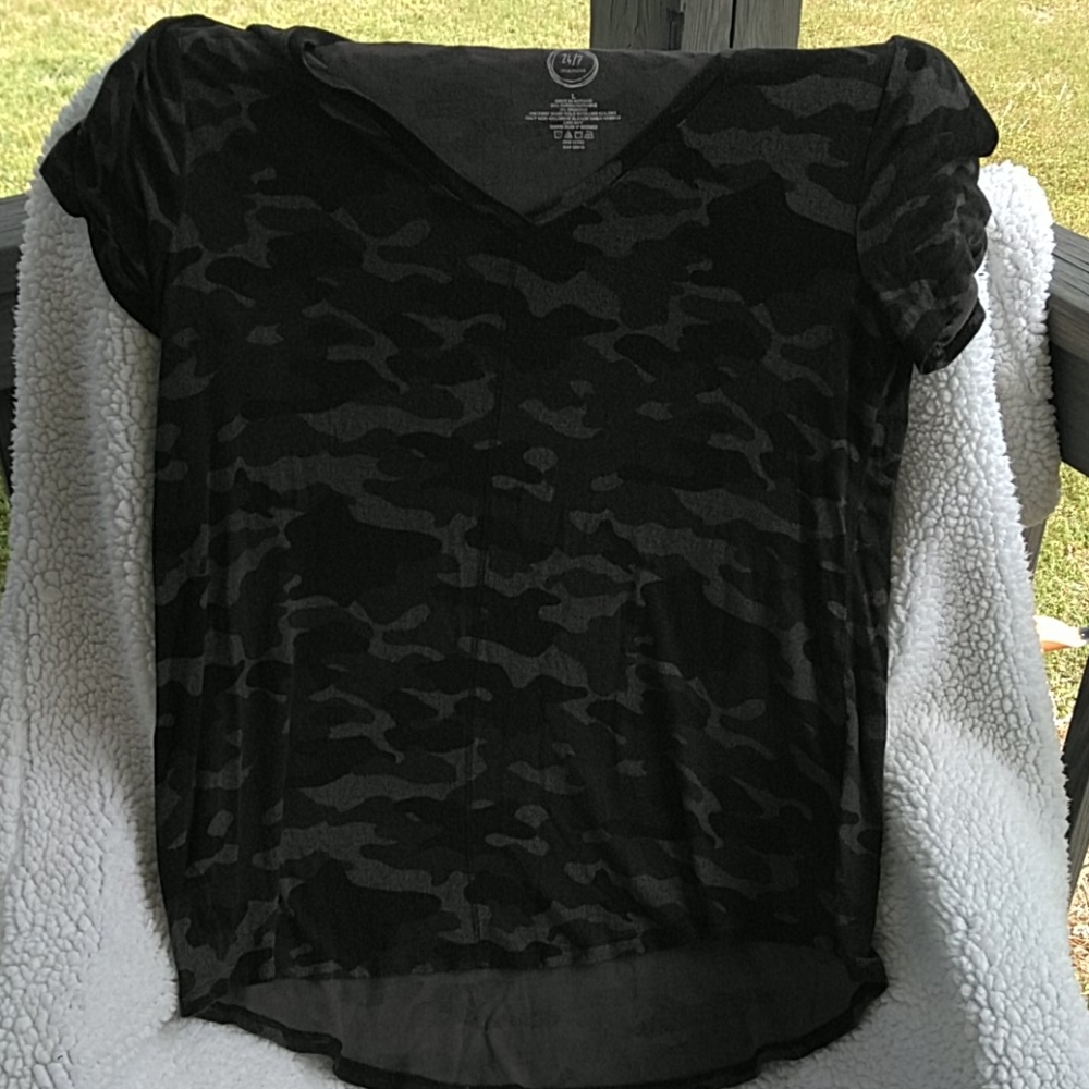 Maurice camo top